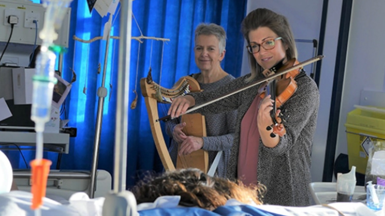 Ağır bakım hastalarında müziğin şaşırtan etkisi!