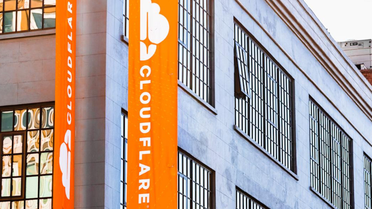 Cloudflare çöküşün sebebi belirli oldu: Sorun dahili sistem yanlışı