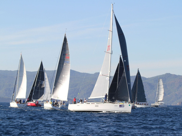 hyundai motor turkiye elektrikli ailesiyle yelken yarislarina renk katti 0 zHKszGRl