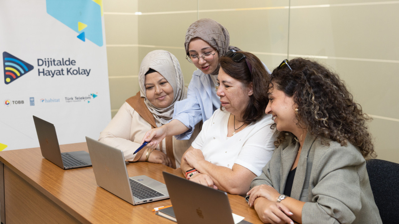 Türk Telekom ‘Dijitalde Hayat Kolay’ projesiyle teşebbüsçü bayanların dijital seyahatini destekliyor